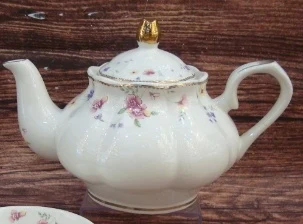 Чайник заварочный фарфоровый